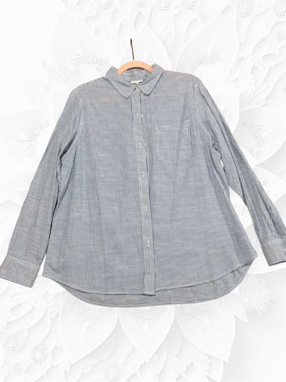 GAP Men's Thin Blue & White Striped Button-Down Shirt